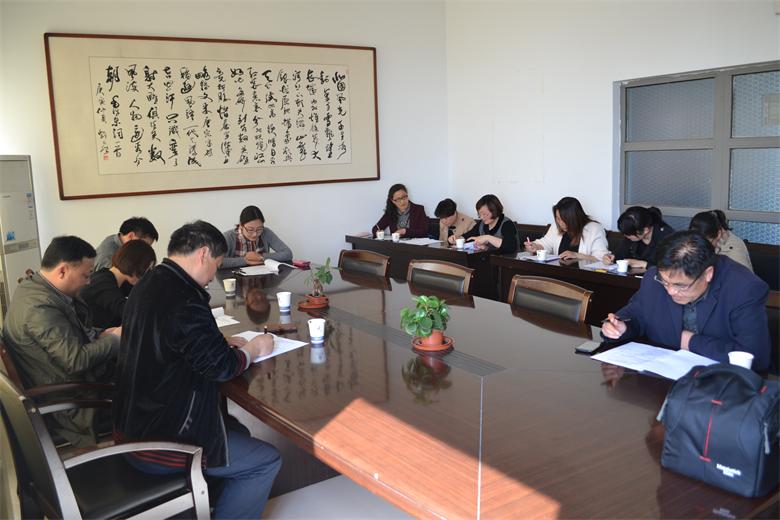 ���˴�ί���������������Ա������ǰ����