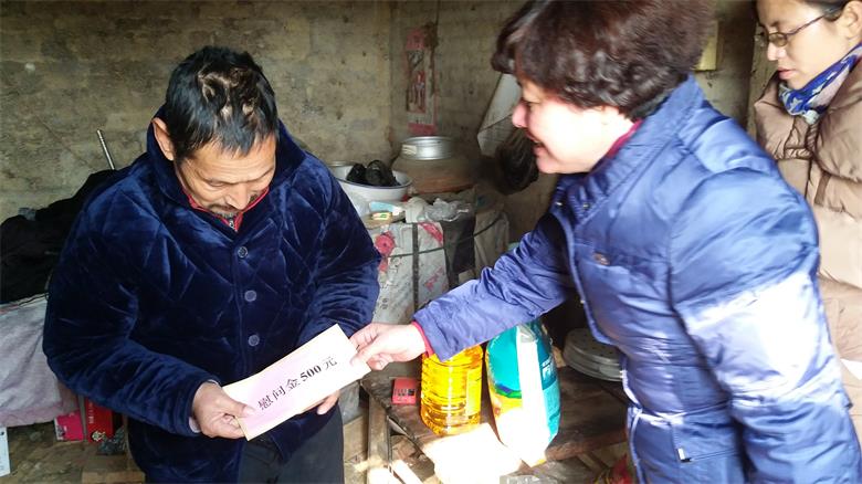 ���˴���������譿������ѵ�Ա���屣����